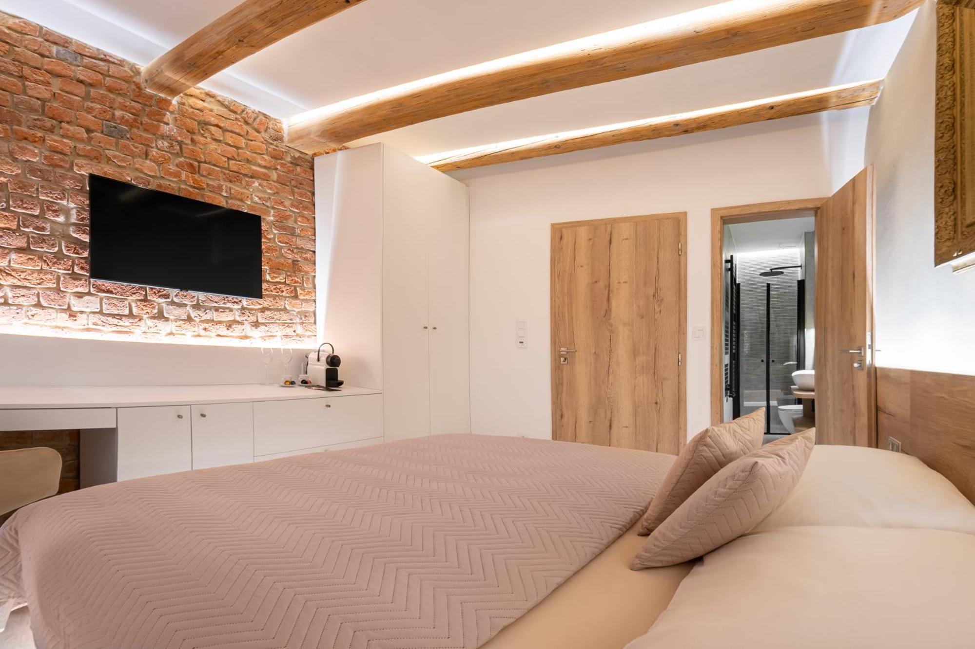 White Wolf Boutique Apartments Olomouc Eksteriør bilde